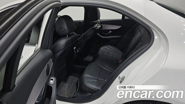 Mercedes-Benz C-Class 2020 — photo 12