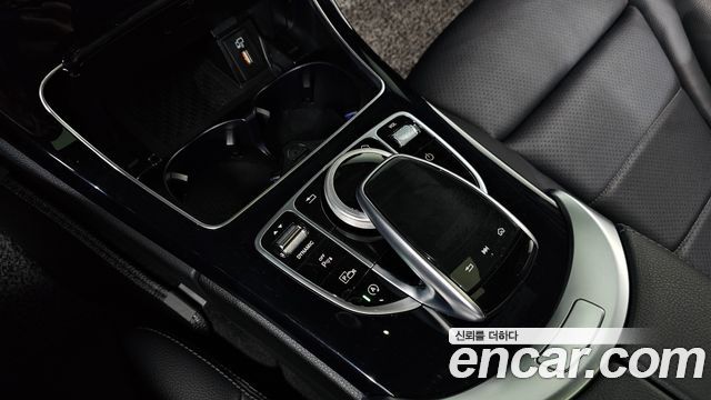 Mercedes-Benz C-Class 2020 — photo 18