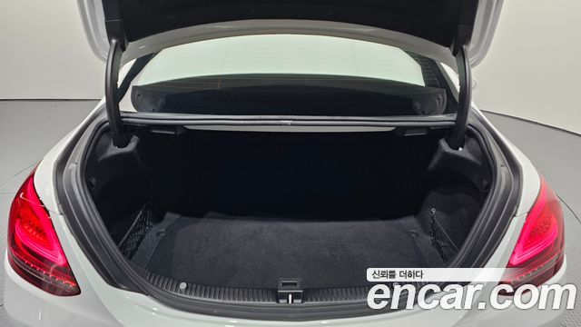 Mercedes-Benz C-Class 2020 — photo 20