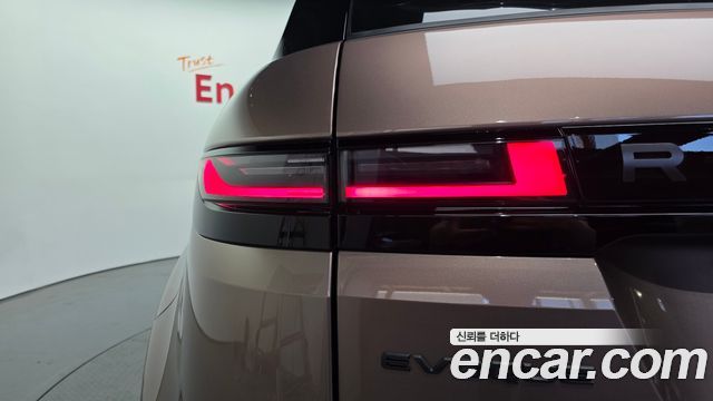 Land Rover Range Rover Evoque 2026 — photo 19