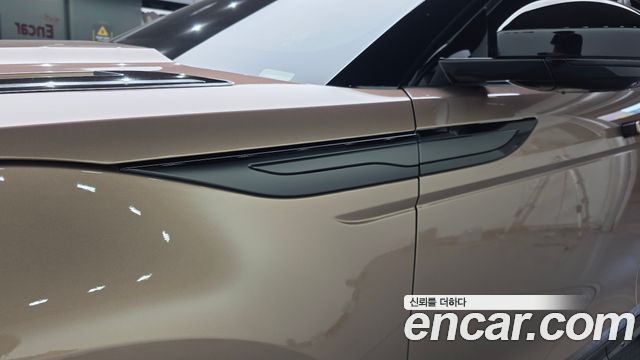 Land Rover Range Rover Evoque 2026 — photo 20