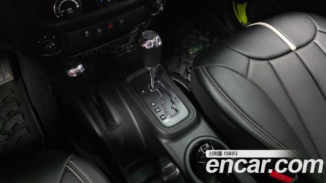 Jeep Wrangler 2016 — photo 9