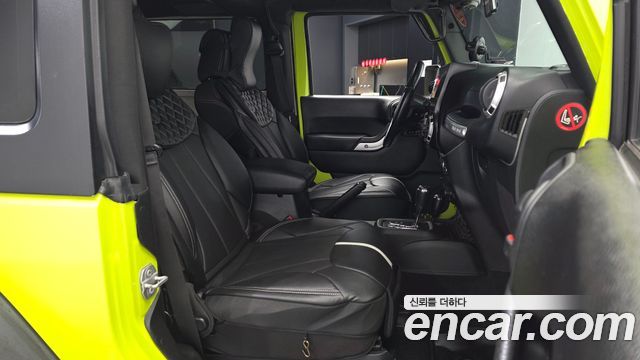Jeep Wrangler 2016 — photo 11