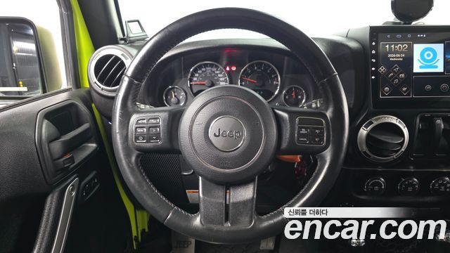 Jeep Wrangler 2016 — photo 13