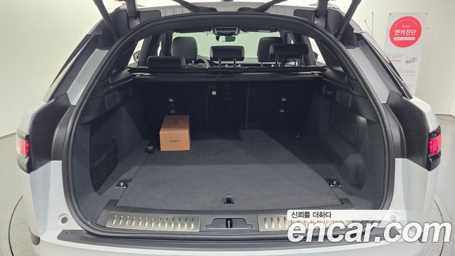 Land Rover Range Rover Velar 2026 — photo 10