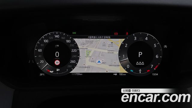 Land Rover Range Rover Velar 2026 — photo 16