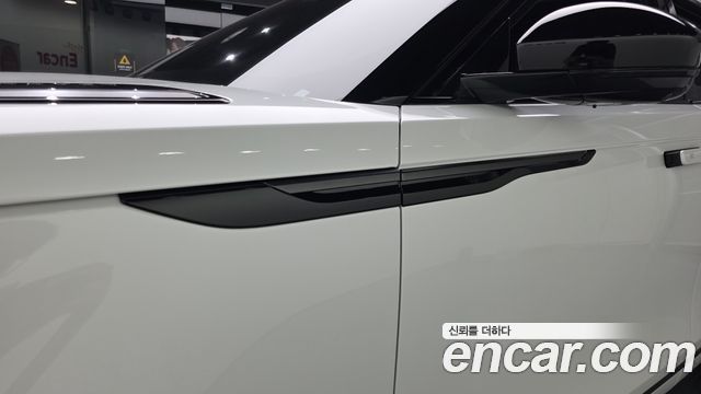 Land Rover Range Rover Velar 2026 — photo 20
