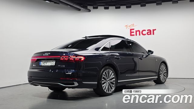 Audi A8 2023 — photo 2