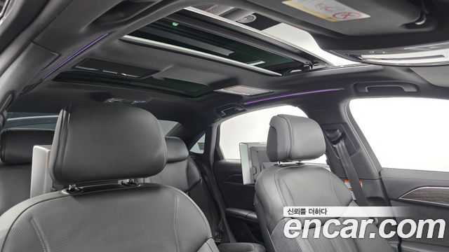 Audi A8 2023 — photo 13