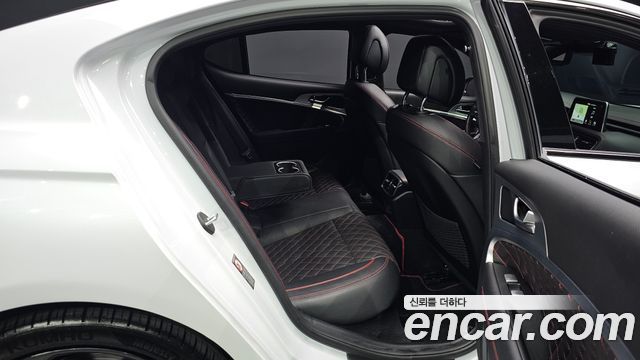 Genesis G70 2019 — photo 11