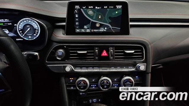 Genesis G70 2019 — photo 14
