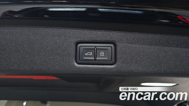 Audi Q5 2025 — photo 33