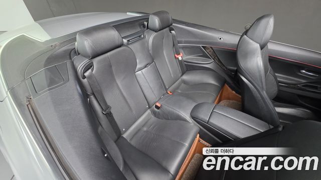BMW 6-Series 2012 — photo 17