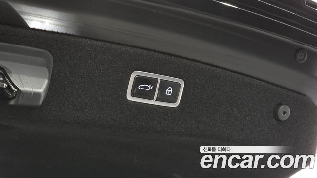 Genesis G90 2022 — photo 26