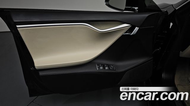 Tesla Model S 2018 — photo 14