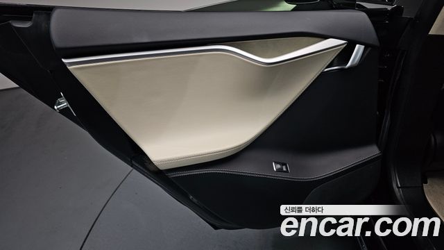 Tesla Model S 2018 — photo 15