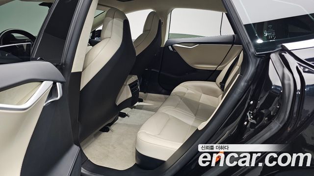 Tesla Model S 2018 — photo 16