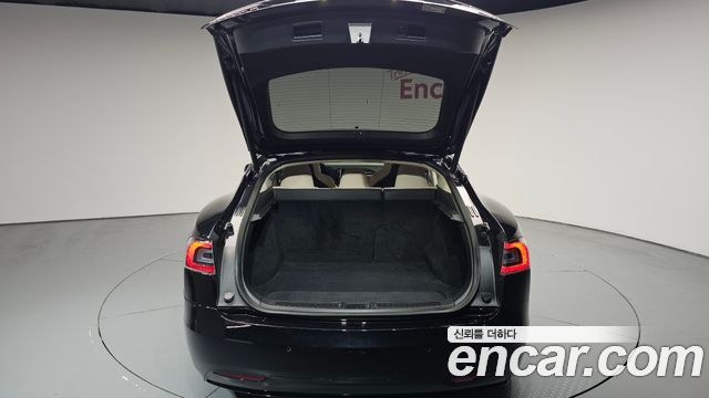 Tesla Model S 2018 — photo 32