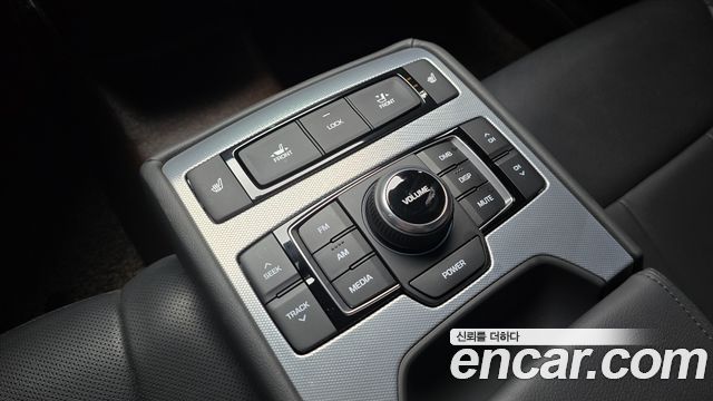 Genesis G80 2020 — photo 17