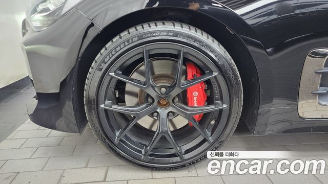 Kia Stinger 2023 — photo 5