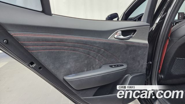 Kia Stinger 2023 — photo 15