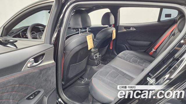 Kia Stinger 2023 — photo 16