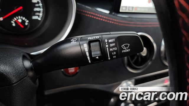 Kia Stinger 2023 — photo 28