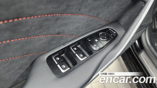 Kia Stinger 2023 — photo 29