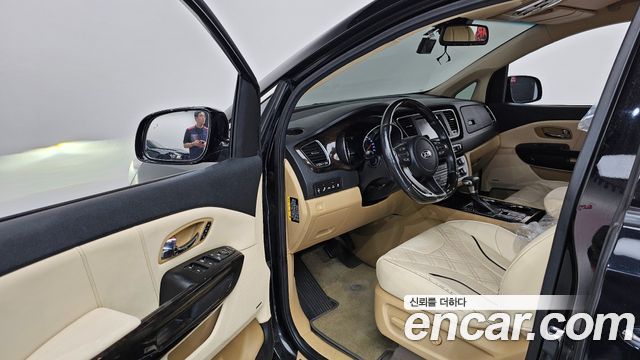 Kia Canival 2019 — photo 10