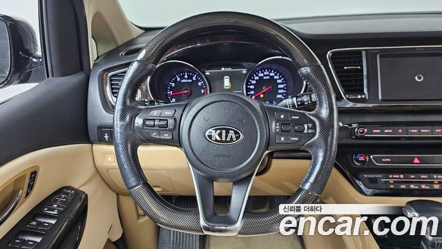 Kia Canival 2019 — photo 12