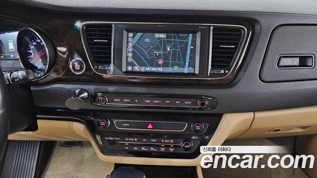 Kia Canival 2019 — photo 13