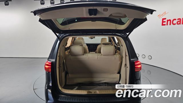 Kia Canival 2019 — photo 20