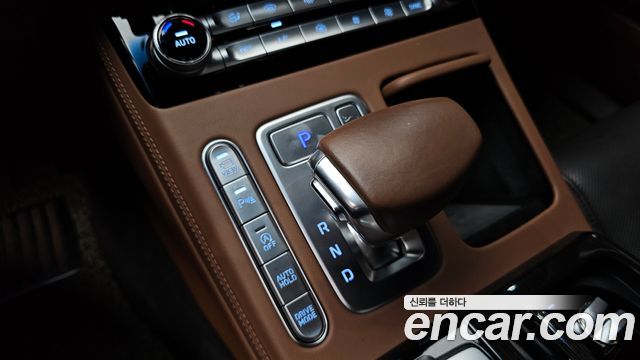 Genesis G90 2019 — photo 12