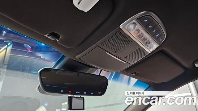 Genesis G90 2019 — photo 23