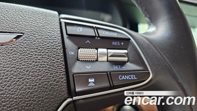 Genesis G90 2019 — photo 25