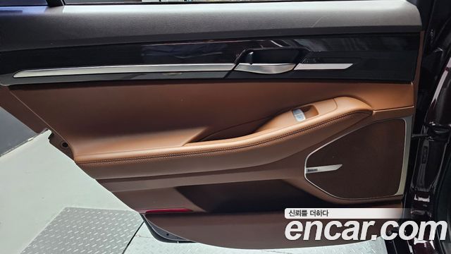 Genesis G90 2019 — photo 15