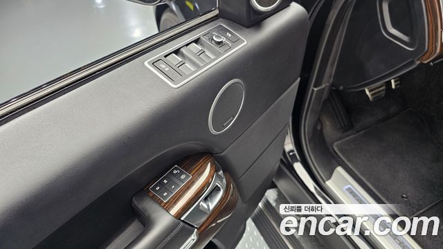 Land Rover Range Rover 2016 — photo 22