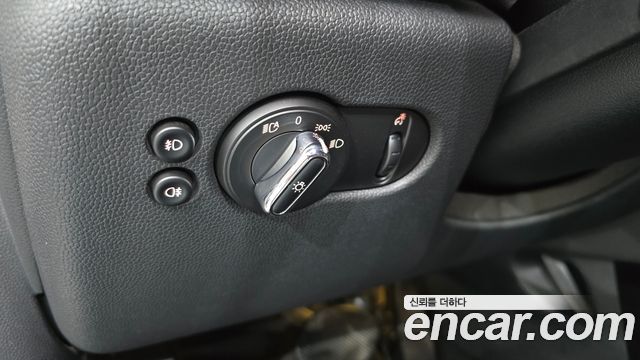 Mini Cooper 2020 — photo 26
