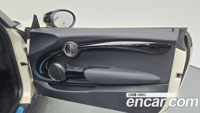 Mini Cooper 2020 — photo 15