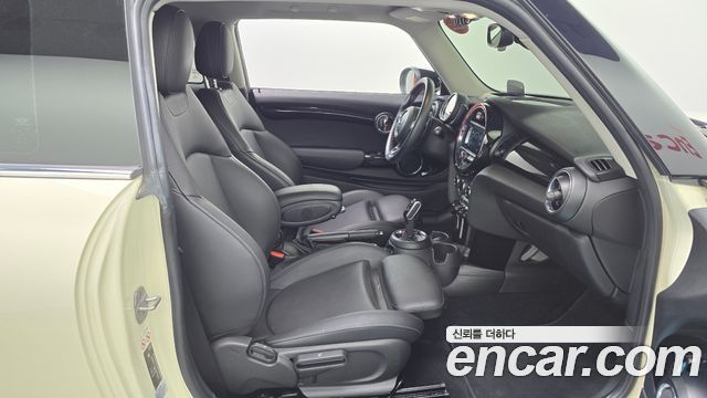 Mini Cooper 2020 — photo 16