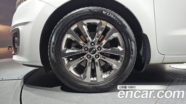 Kia Canival 2015 — photo 5