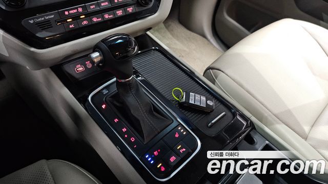 Kia Canival 2015 — photo 12