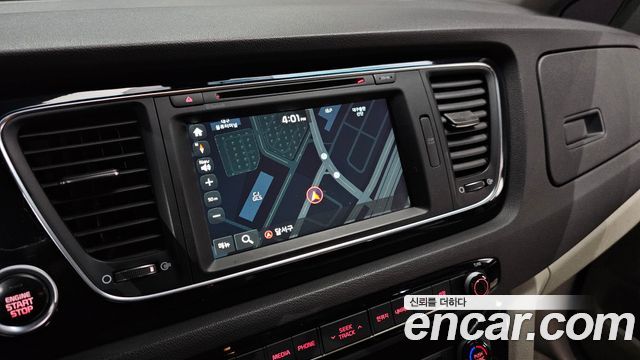 Kia Canival 2015 — photo 20