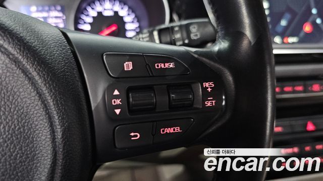 Kia Canival 2015 — photo 23