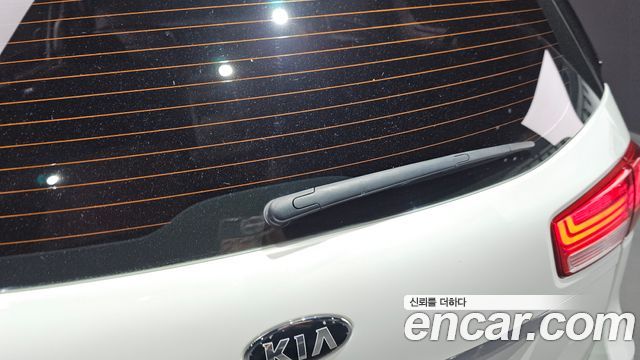 Kia Canival 2015 — photo 27