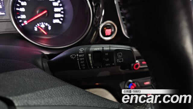 Kia Canival 2015 — photo 30