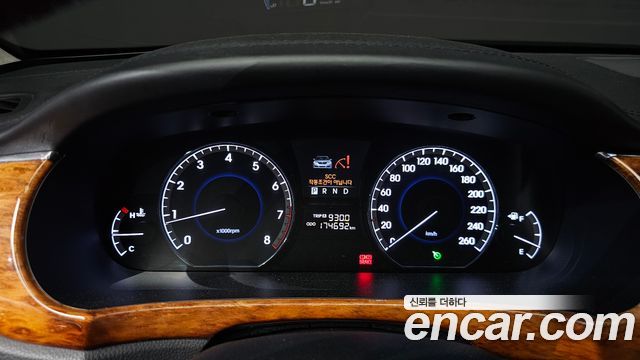 Hyundai Equus 2010 — photo 8