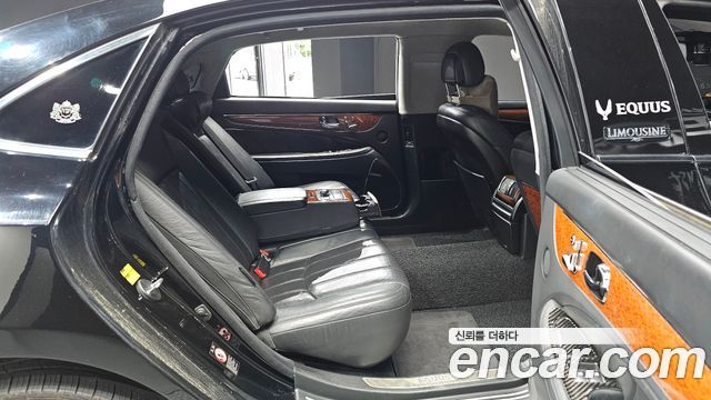 Hyundai Equus 2010 — photo 11