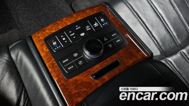 Hyundai Equus 2010 — photo 19