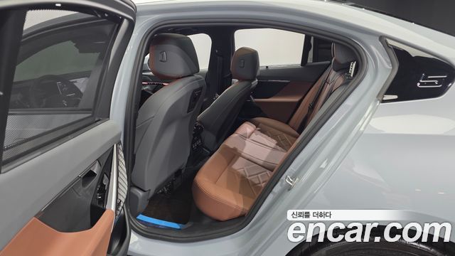 BMW 5-Series 2026 — photo 11